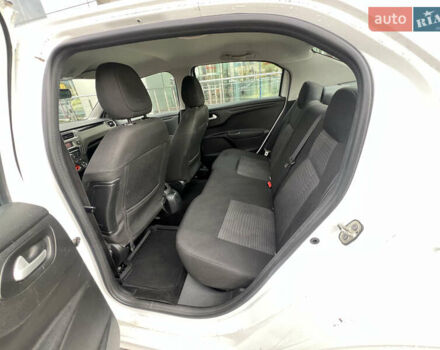 Пежо 301 2020 в Киеве на Automoto.ua Белый Пежо 301, объемом двигателя 1.56 л и пробегом 193 тыс. км за 8416 $, фото 12 на Automoto.ua