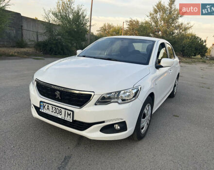 Белый Пежо 301, объемом двигателя 1.59 л и пробегом 207 тыс. км за 7400 $, фото 1 на Automoto.ua