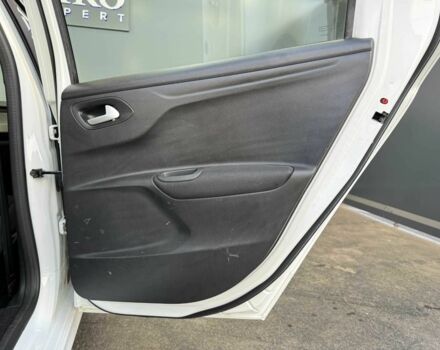 Белый Пежо 301, объемом двигателя 1.6 л и пробегом 234 тыс. км за 7600 $, фото 23 на Automoto.ua