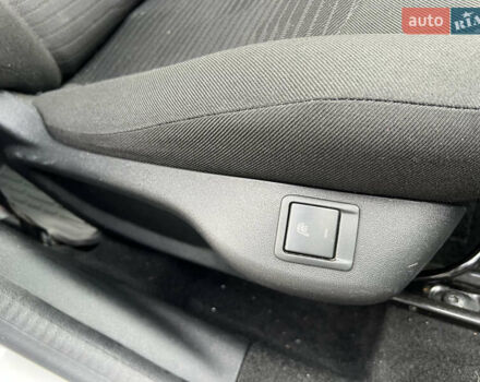 Пежо 301 2020 в Киеве на Automoto.ua Белый Пежо 301, объемом двигателя 1.56 л и пробегом 159 тыс. км за 9134 $, фото 17 на Automoto.ua