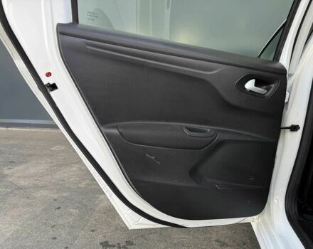 Белый Пежо 301, объемом двигателя 1.6 л и пробегом 234 тыс. км за 7600 $, фото 22 на Automoto.ua