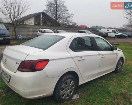 Білий Пежо 301, об'ємом двигуна 1.2 л та пробігом 235 тис. км за 3600 $, фото 4 на Automoto.ua