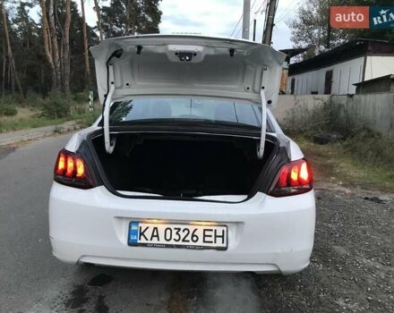 Білий Пежо 301, об'ємом двигуна 1.59 л та пробігом 46 тис. км за 7770 $, фото 3 на Automoto.ua