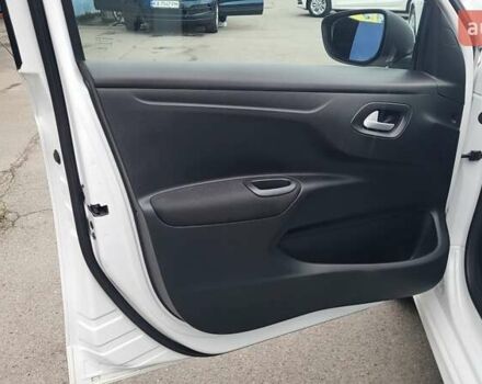 Пежо 301 2021 у Києві на Automoto.ua Білий Пежо 301, об'ємом двигуна 1.2 л та пробігом 56 тис. км за 8300 $, фото 20 на Automoto.ua