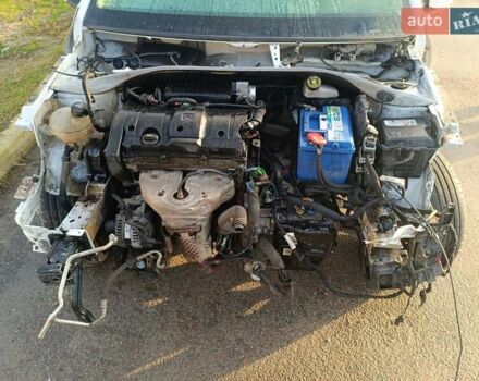 Білий Пежо 301, об'ємом двигуна 1.59 л та пробігом 240 тис. км за 5200 $, фото 2 на Automoto.ua