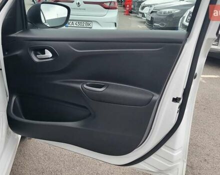 Пежо 301 2021 у Києві на Automoto.ua Білий Пежо 301, об'ємом двигуна 1.2 л та пробігом 56 тис. км за 8300 $, фото 22 на Automoto.ua