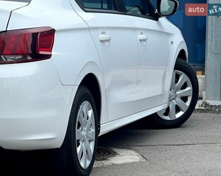 Пежо 301 2021 у Києві на Automoto.ua Білий Пежо 301, об'ємом двигуна 1.2 л та пробігом 97 тис. км за 7200 $, фото 11 на Automoto.ua