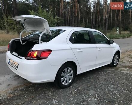 Білий Пежо 301, об'ємом двигуна 1.59 л та пробігом 46 тис. км за 7770 $, фото 2 на Automoto.ua