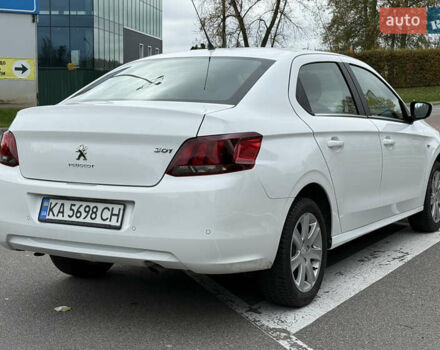 Пежо 301 2021 у Києві на Automoto.ua Білий Пежо 301, об'ємом двигуна 1.59 л та пробігом 71 тис. км за 11500 $, фото 17 на Automoto.ua