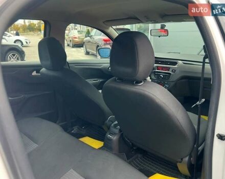 Пежо 301 2021 у Києві на Automoto.ua Білий Пежо 301, об'ємом двигуна 1.2 л та пробігом 97 тис. км за 7200 $, фото 43 на Automoto.ua