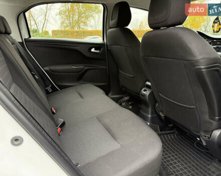 Пежо 301 2021 у Києві на Automoto.ua Білий Пежо 301, об'ємом двигуна 1.59 л та пробігом 71 тис. км за 11500 $, фото 31 на Automoto.ua