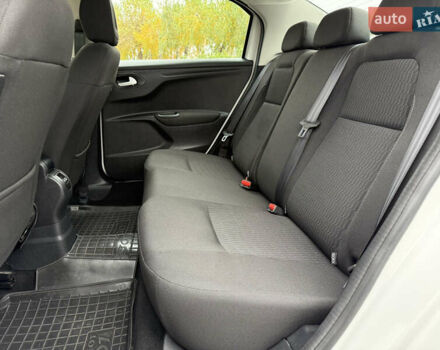 Пежо 301 2021 у Києві на Automoto.ua Білий Пежо 301, об'ємом двигуна 1.59 л та пробігом 71 тис. км за 11500 $, фото 30 на Automoto.ua