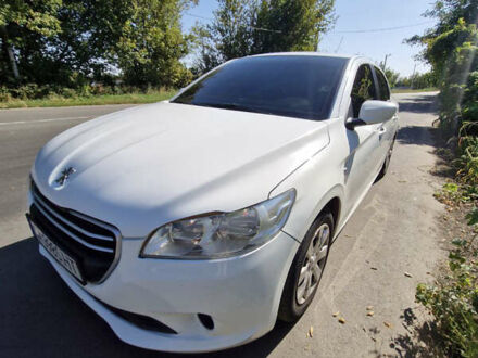 Пежо 301 2013 в Черкассах на Automoto.ua Белый Пежо 301, объемом двигателя 1.2 л и пробегом 239 тыс. км за 4199 $, фото 1 на Automoto.ua