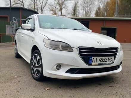 Пежо 301 2013 в Киеве на Automoto.ua Белый Пежо 301, объемом двигателя 1.2 л и пробегом 252 тыс. км за 4800 $, фото 1 на Automoto.ua