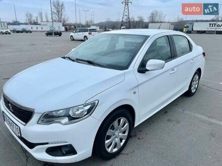 Пежо 301 2017 в Киеве на Automoto.ua Белый Пежо 301, объемом двигателя 1.2 л и пробегом 127 тыс. км за 6500 $, фото 1 на Automoto.ua