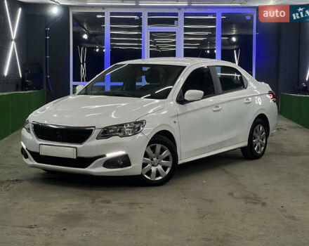 Белый Пежо 301, объемом двигателя 1.2 л и пробегом 174 тыс. км за 5700 $, фото 1 на Automoto.ua