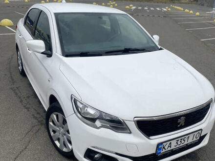 Пежо 301 2018 в Киеве на Automoto.ua Белый Пежо 301, объемом двигателя 1.2 л и пробегом 180 тыс. км за 6500 $, фото 1 на Automoto.ua