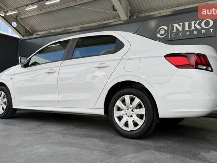 Білий Пежо 301, об'ємом двигуна 1.56 л та пробігом 144 тис. км за 9000 $, фото 1 на Automoto.ua