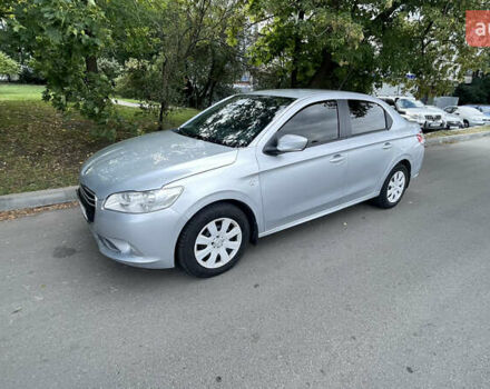Сірий Пежо 301, об'ємом двигуна 1.2 л та пробігом 200 тис. км за 4600 $, фото 3 на Automoto.ua