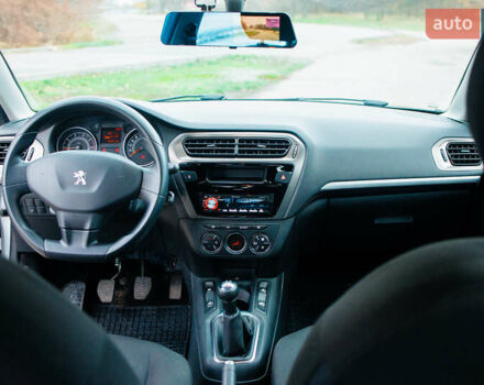 Серый Пежо 301, объемом двигателя 1.6 л и пробегом 32 тыс. км за 8200 $, фото 18 на Automoto.ua