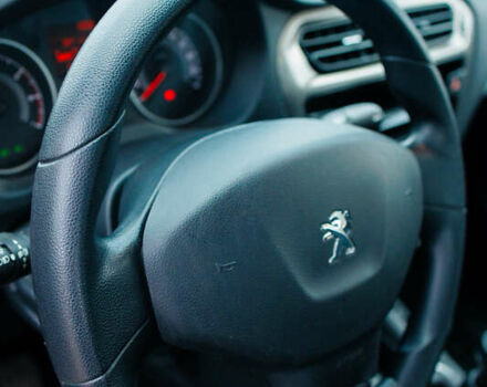 Серый Пежо 301, объемом двигателя 1.6 л и пробегом 32 тыс. км за 8200 $, фото 19 на Automoto.ua