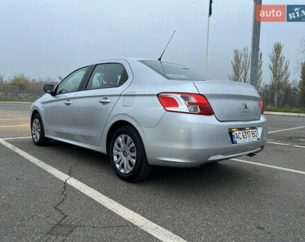 Сірий Пежо 301, об'ємом двигуна 1.2 л та пробігом 144 тис. км за 6200 $, фото 2 на Automoto.ua