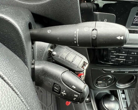 Сірий Пежо 301, об'ємом двигуна 1.56 л та пробігом 172 тис. км за 8500 $, фото 23 на Automoto.ua