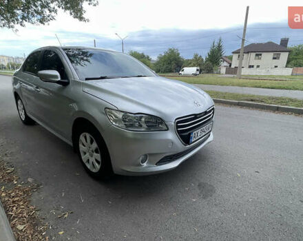 Сірий Пежо 301, об'ємом двигуна 1.2 л та пробігом 200 тис. км за 4600 $, фото 1 на Automoto.ua