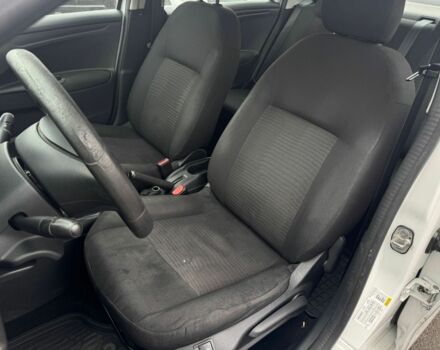 Пежо 304 2018 у Києві на Automoto.ua Білий Пежо 304, об'ємом двигуна 1.2 л та пробігом 170 тис. км за 4700 $, фото 14 на Automoto.ua