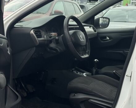 Пежо 304 2018 у Києві на Automoto.ua Білий Пежо 304, об'ємом двигуна 1.2 л та пробігом 170 тис. км за 4700 $, фото 7 на Automoto.ua