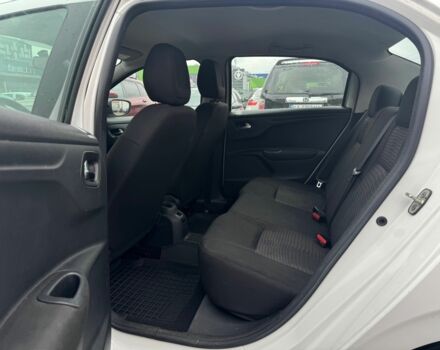 Пежо 304 2018 у Києві на Automoto.ua Білий Пежо 304, об'ємом двигуна 1.2 л та пробігом 170 тис. км за 4700 $, фото 9 на Automoto.ua