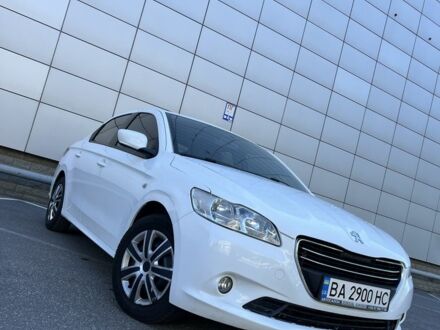 Пежо 304 2013 у Києві на Automoto.ua Білий Пежо 304, об'ємом двигуна 1.2 л та пробігом 123 тис. км за 6399 $, фото 1 на Automoto.ua