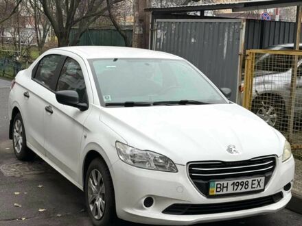 Білий Пежо 304, об'ємом двигуна 1.2 л та пробігом 33 тис. км за 4712 $, фото 1 на Automoto.ua