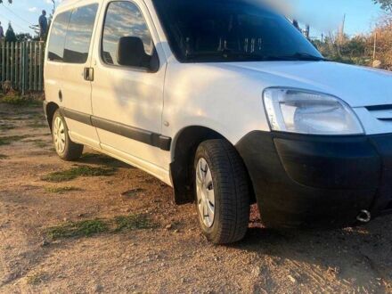 Білий Пежо 305, об'ємом двигуна 1.9 л та пробігом 310 тис. км за 3500 $, фото 1 на Automoto.ua