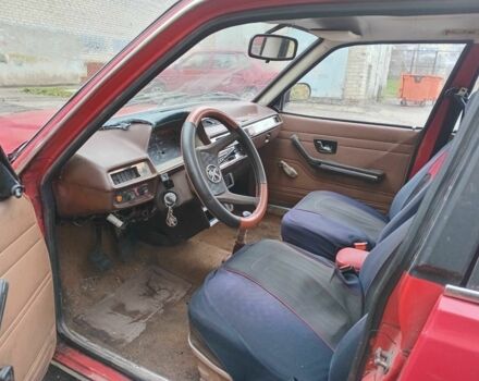 Червоний Пежо 305, об'ємом двигуна 1.6 л та пробігом 55 тис. км за 596 $, фото 4 на Automoto.ua