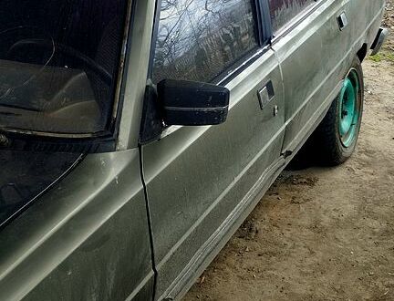 Пежо 305 1988 у Бердичеве на Automoto.ua Пежо 305, об'ємом двигуна 15 л та пробігом 200 тис. км за 400 $, фото 1 на Automoto.ua