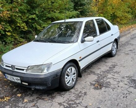 Белый Пежо 306, объемом двигателя 1.4 л и пробегом 364 тыс. км за 1300 $, фото 1 на Automoto.ua