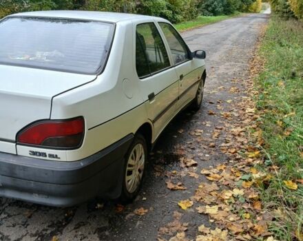 Белый Пежо 306, объемом двигателя 1.4 л и пробегом 364 тыс. км за 1300 $, фото 3 на Automoto.ua