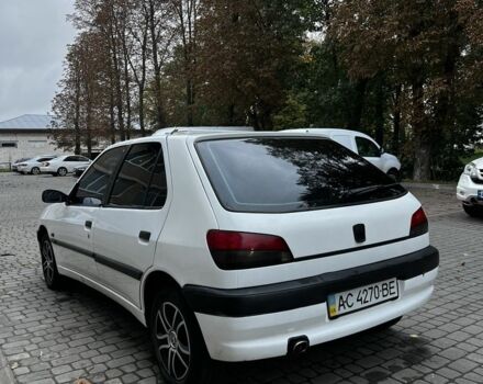 Білий Пежо 306, об'ємом двигуна 1.4 л та пробігом 320 тис. км за 1650 $, фото 2 на Automoto.ua