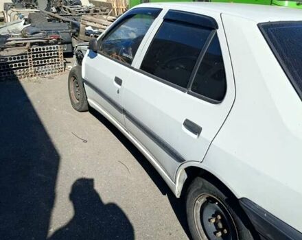 Белый Пежо 306, объемом двигателя 1.4 л и пробегом 300 тыс. км за 800 $, фото 4 на Automoto.ua