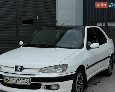 Белый Пежо 306, объемом двигателя 1.36 л и пробегом 314 тыс. км за 2200 $, фото 1 на Automoto.ua