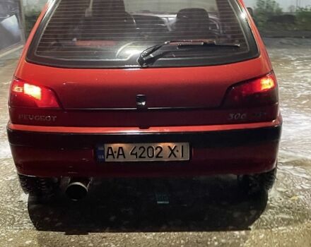 Красный Пежо 306, объемом двигателя 1.4 л и пробегом 358 тыс. км за 1000 $, фото 4 на Automoto.ua