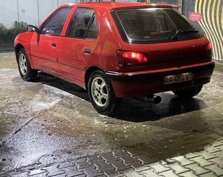 Красный Пежо 306, объемом двигателя 1.4 л и пробегом 358 тыс. км за 1000 $, фото 3 на Automoto.ua
