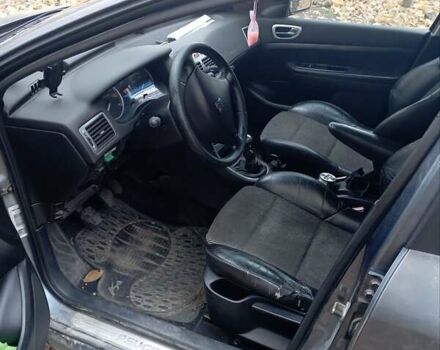 Сірий Пежо 306, об'ємом двигуна 2 л та пробігом 307 тис. км за 2350 $, фото 4 на Automoto.ua