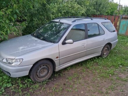 Сірий Пежо 306, об'ємом двигуна 1.4 л та пробігом 300 тис. км за 1500 $, фото 1 на Automoto.ua