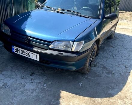 Синій Пежо 306, об'ємом двигуна 1.8 л та пробігом 320 тис. км за 2000 $, фото 1 на Automoto.ua