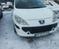 Белый Пежо 307, объемом двигателя 1.36 л и пробегом 272 тыс. км за 3200 $, фото 1 на Automoto.ua