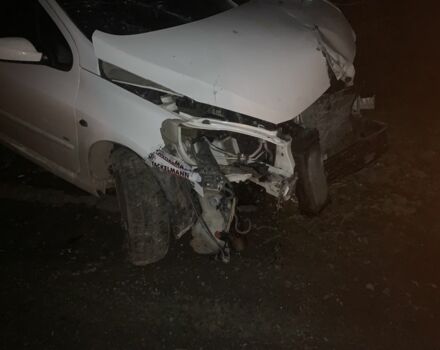 Белый Пежо 307, объемом двигателя 1.6 л и пробегом 307 тыс. км за 1500 $, фото 1 на Automoto.ua