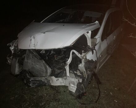 Белый Пежо 307, объемом двигателя 1.6 л и пробегом 307 тыс. км за 1500 $, фото 2 на Automoto.ua