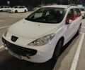 Белый Пежо 307, объемом двигателя 2 л и пробегом 300 тыс. км за 3500 $, фото 1 на Automoto.ua